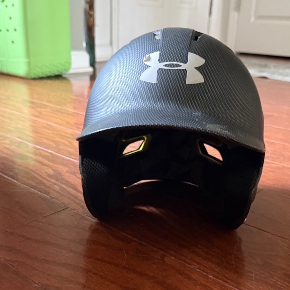 Under Armour Carbon Fiber Look Helmet